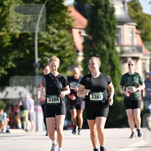 01.09.2024 - BARMER Alsterlauf Dr. Thomas Lammeyer http://msf.ph/oto/6921420 01.09.2024 09:54:12 Laufen 3388, 3387 meine-sportfotos.de