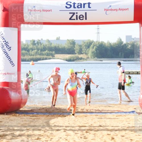 01.09.2024 - 17. Tribühne Triathlon Luisa Fischer http://msf.ph/oto/6921698 01.09.2024 09:04:05 Schwimmen 3, 24, 49, 76 meine-sportfotos.de