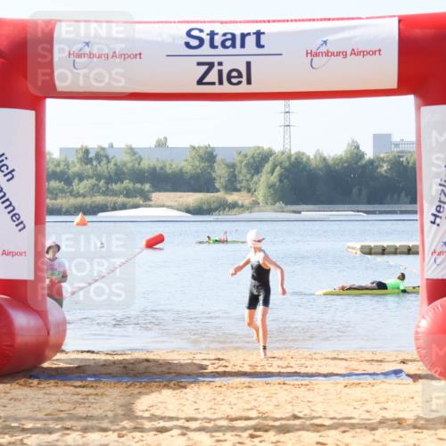 01.09.2024 - 17. Tribühne Triathlon Luisa Fischer http://msf.ph/oto/6921764 01.09.2024 09:04:42 Schwimmen 21 meine-sportfotos.de