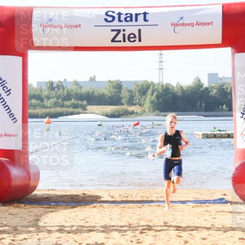 01.09.2024 - 17. Tribühne Triathlon Luisa Fischer http://msf.ph/oto/6921897 01.09.2024 09:28:41 Schwimmen 72, 117 meine-sportfotos.de