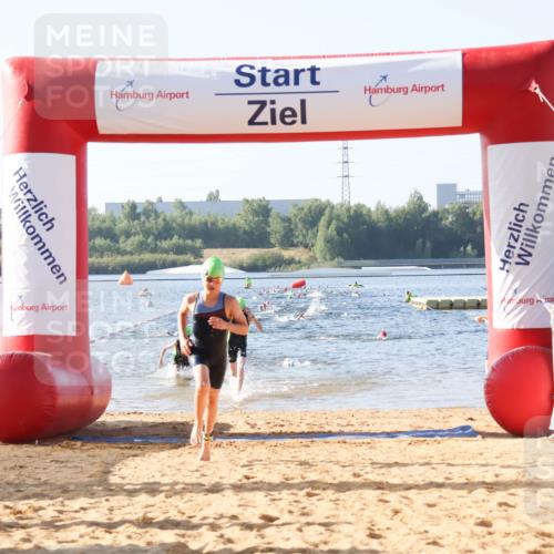 01.09.2024 - 17. Tribühne Triathlon Luisa Fischer http://msf.ph/oto/6922004 01.09.2024 09:29:04 Schwimmen 57, 94, 111, 134 meine-sportfotos.de