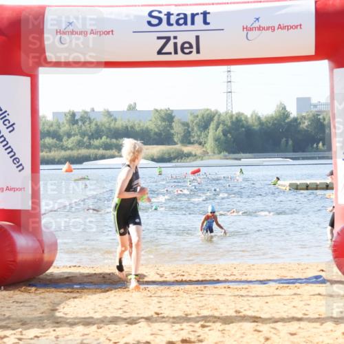 01.09.2024 - 17. Tribühne Triathlon Luisa Fischer http://msf.ph/oto/6922023 01.09.2024 09:29:07 Schwimmen 94, 111, 134, 135 meine-sportfotos.de