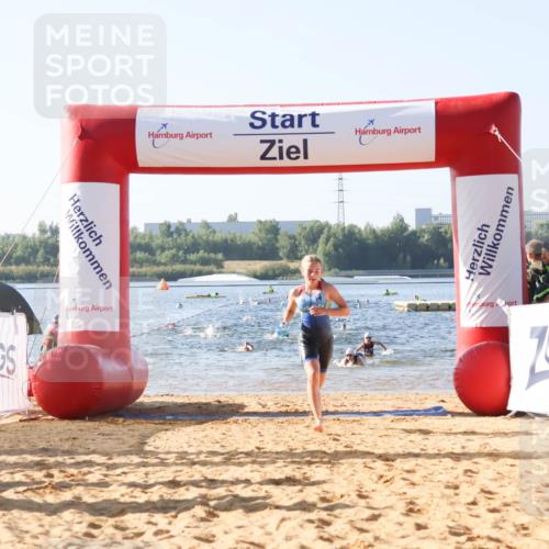 01.09.2024 - 17. Tribühne Triathlon Luisa Fischer http://msf.ph/oto/6922181 01.09.2024 09:29:39 Schwimmen 67, 71, 89, 119, 130, 131, 132 meine-sportfotos.de