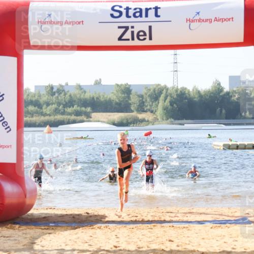 01.09.2024 - 17. Tribühne Triathlon Luisa Fischer http://msf.ph/oto/6922210 01.09.2024 09:29:43 Schwimmen 67, 90, 119, 130, 132, 133 meine-sportfotos.de