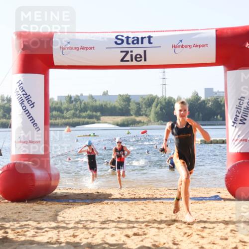 01.09.2024 - 17. Tribühne Triathlon Luisa Fischer http://msf.ph/oto/6922224 01.09.2024 09:29:45 Schwimmen 67, 90, 106, 119, 130, 132, 133 meine-sportfotos.de