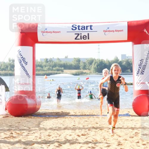 01.09.2024 - 17. Tribühne Triathlon Luisa Fischer http://msf.ph/oto/6922277 01.09.2024 09:29:53 Schwimmen 66, 67, 90, 106, 110, 125, 130, 133 meine-sportfotos.de
