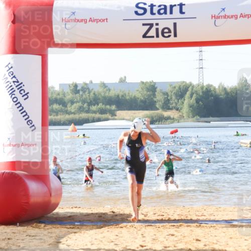 01.09.2024 - 17. Tribühne Triathlon Luisa Fischer http://msf.ph/oto/6922296 01.09.2024 09:29:57 Schwimmen 62, 66, 84, 90, 106, 110, 125, 130, 133 meine-sportfotos.de