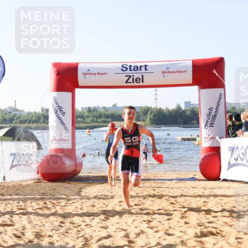 01.09.2024 - 17. Tribühne Triathlon Luisa Fischer http://msf.ph/oto/6922327 01.09.2024 09:30:04 Schwimmen 62, 66, 79, 84, 110, 125 meine-sportfotos.de