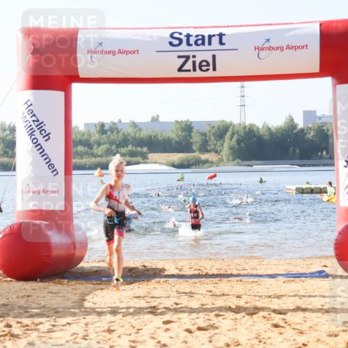 01.09.2024 - 17. Tribühne Triathlon Luisa Fischer http://msf.ph/oto/6922344 01.09.2024 09:30:09 Schwimmen 62, 65, 68, 79, 84, 103, 125 meine-sportfotos.de