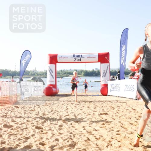 01.09.2024 - 17. Tribühne Triathlon Luisa Fischer http://msf.ph/oto/6922579 01.09.2024 09:31:19 Schwimmen 58, 75, 77, 87, 97, 129 meine-sportfotos.de