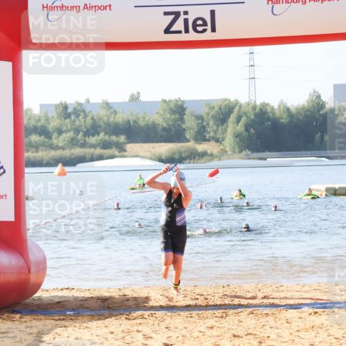 01.09.2024 - 17. Tribühne Triathlon Luisa Fischer http://msf.ph/oto/6922609 01.09.2024 09:31:31 Schwimmen 122 meine-sportfotos.de