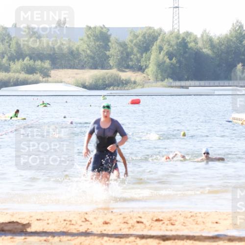 01.09.2024 - 17. Tribühne Triathlon Luisa Fischer http://msf.ph/oto/6925031 01.09.2024 10:25:53 Schwimmen 192, 214, 238 meine-sportfotos.de
