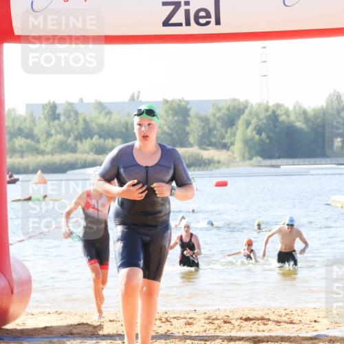 01.09.2024 - 17. Tribühne Triathlon Luisa Fischer http://msf.ph/oto/6925037 01.09.2024 10:25:58 Schwimmen 190, 192, 238, 262, 305 meine-sportfotos.de