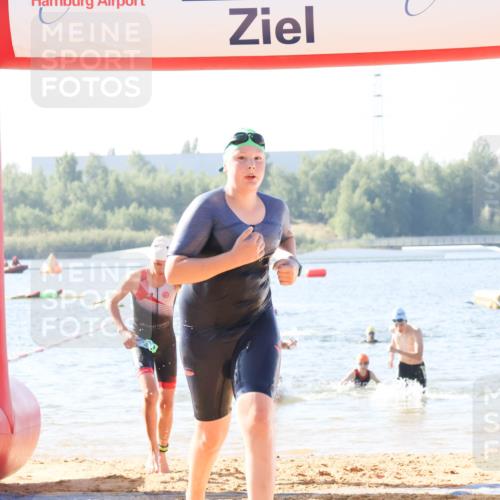 01.09.2024 - 17. Tribühne Triathlon Luisa Fischer http://msf.ph/oto/6925039 01.09.2024 10:25:58 Schwimmen 190, 192, 238, 262, 305 meine-sportfotos.de