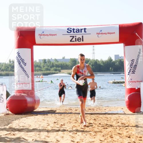 01.09.2024 - 17. Tribühne Triathlon Luisa Fischer http://msf.ph/oto/6925052 01.09.2024 10:26:01 Schwimmen 190, 192, 238, 262, 305 meine-sportfotos.de