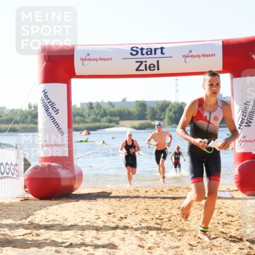 01.09.2024 - 17. Tribühne Triathlon Luisa Fischer http://msf.ph/oto/6925056 01.09.2024 10:26:03 Schwimmen 190, 192, 238, 262, 305 meine-sportfotos.de