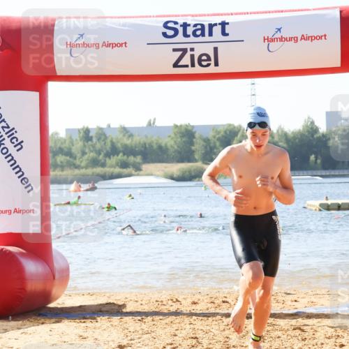 01.09.2024 - 17. Tribühne Triathlon Luisa Fischer http://msf.ph/oto/6925068 01.09.2024 10:26:05 Schwimmen 190, 192, 238, 262, 305 meine-sportfotos.de