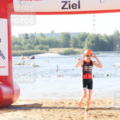 01.09.2024 - 17. Tribühne Triathlon Luisa Fischer http://msf.ph/oto/6925079 01.09.2024 10:26:07 Schwimmen 190, 192, 262, 305 meine-sportfotos.de