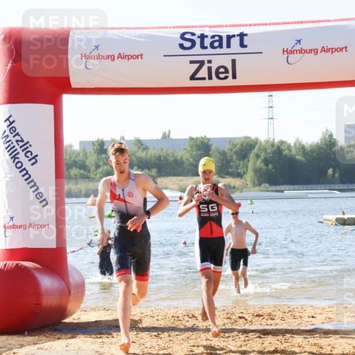 01.09.2024 - 17. Tribühne Triathlon Luisa Fischer http://msf.ph/oto/6925108 01.09.2024 10:26:28 Schwimmen 180, 235, 245, 282, 284 meine-sportfotos.de