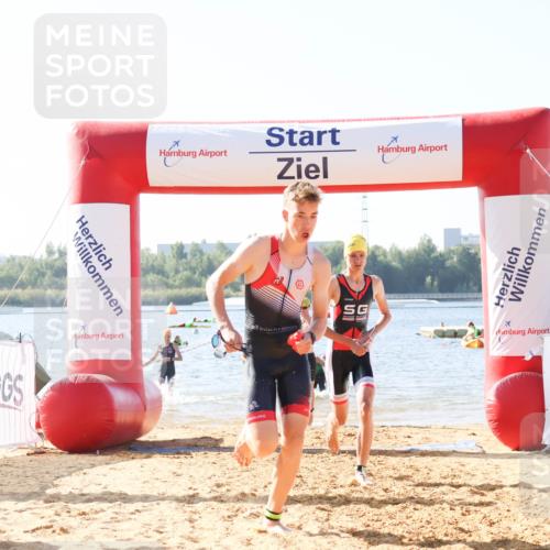 01.09.2024 - 17. Tribühne Triathlon Luisa Fischer http://msf.ph/oto/6925112 01.09.2024 10:26:29 Schwimmen 180, 235, 245, 282, 284 meine-sportfotos.de