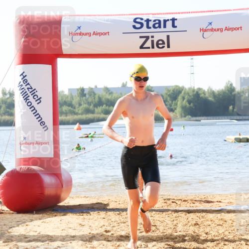 01.09.2024 - 17. Tribühne Triathlon Luisa Fischer http://msf.ph/oto/6925126 01.09.2024 10:26:32 Schwimmen 180, 235, 245, 282, 284 meine-sportfotos.de