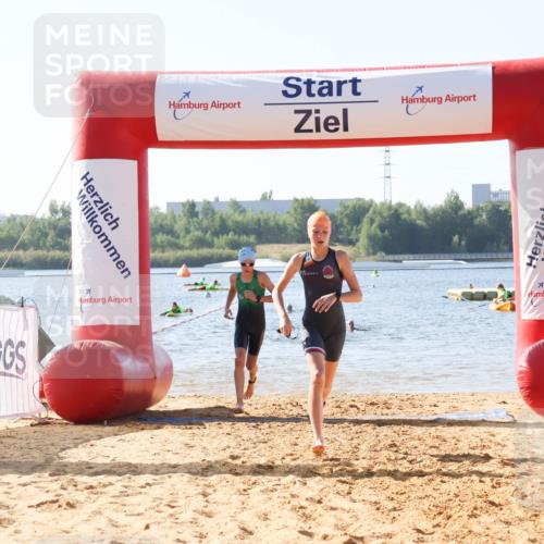 01.09.2024 - 17. Tribühne Triathlon Luisa Fischer http://msf.ph/oto/6925132 01.09.2024 10:26:34 Schwimmen 180, 235, 245, 282, 284 meine-sportfotos.de