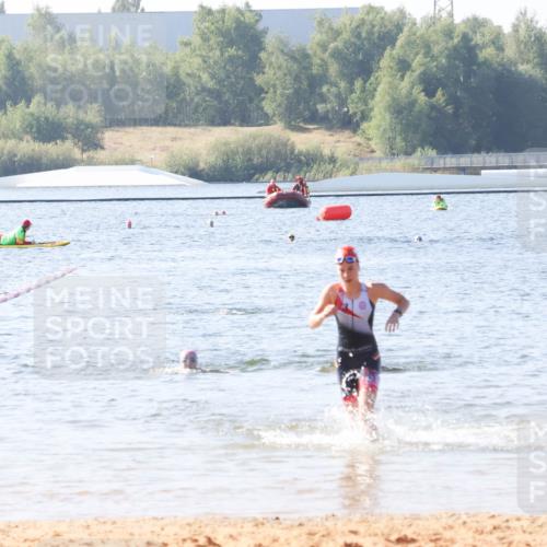01.09.2024 - 17. Tribühne Triathlon Luisa Fischer http://msf.ph/oto/6925145 01.09.2024 10:26:41 Schwimmen 180, 201, 235 meine-sportfotos.de