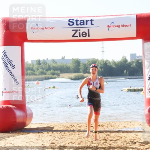 01.09.2024 - 17. Tribühne Triathlon Luisa Fischer http://msf.ph/oto/6925157 01.09.2024 10:26:46 Schwimmen 201 meine-sportfotos.de