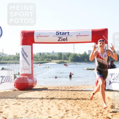 01.09.2024 - 17. Tribühne Triathlon Luisa Fischer http://msf.ph/oto/6925161 01.09.2024 10:26:47 Schwimmen 201 meine-sportfotos.de