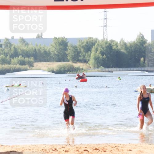 01.09.2024 - 17. Tribühne Triathlon Luisa Fischer http://msf.ph/oto/6925171 01.09.2024 10:26:54 Schwimmen 201, 203, 276 meine-sportfotos.de