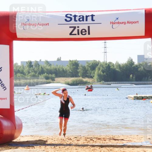 01.09.2024 - 17. Tribühne Triathlon Luisa Fischer http://msf.ph/oto/6925179 01.09.2024 10:26:56 Schwimmen 203, 276 meine-sportfotos.de