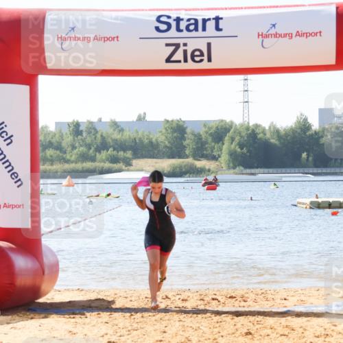 01.09.2024 - 17. Tribühne Triathlon Luisa Fischer http://msf.ph/oto/6925181 01.09.2024 10:26:57 Schwimmen 203, 276 meine-sportfotos.de
