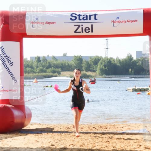 01.09.2024 - 17. Tribühne Triathlon Luisa Fischer http://msf.ph/oto/6925186 01.09.2024 10:26:58 Schwimmen 203, 276 meine-sportfotos.de