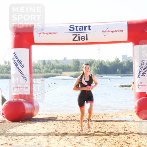 01.09.2024 - 17. Tribühne Triathlon Luisa Fischer http://msf.ph/oto/6925188 01.09.2024 10:26:59 Schwimmen 203, 276 meine-sportfotos.de