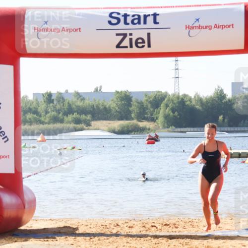 01.09.2024 - 17. Tribühne Triathlon Luisa Fischer http://msf.ph/oto/6925194 01.09.2024 10:27:01 Schwimmen 203, 276 meine-sportfotos.de