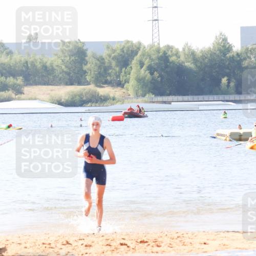 01.09.2024 - 17. Tribühne Triathlon Luisa Fischer http://msf.ph/oto/6925215 01.09.2024 10:27:16 Schwimmen 185 meine-sportfotos.de