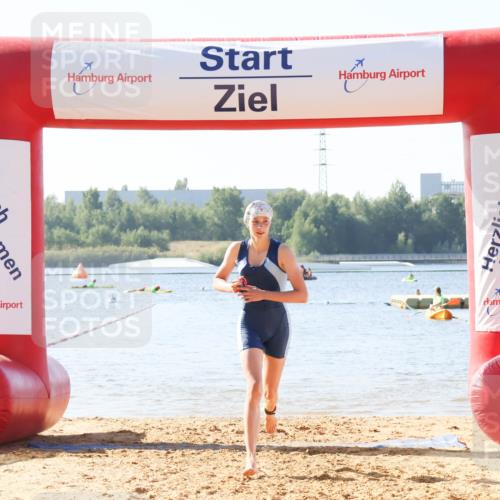 01.09.2024 - 17. Tribühne Triathlon Luisa Fischer http://msf.ph/oto/6925225 01.09.2024 10:27:19 Schwimmen 185 meine-sportfotos.de