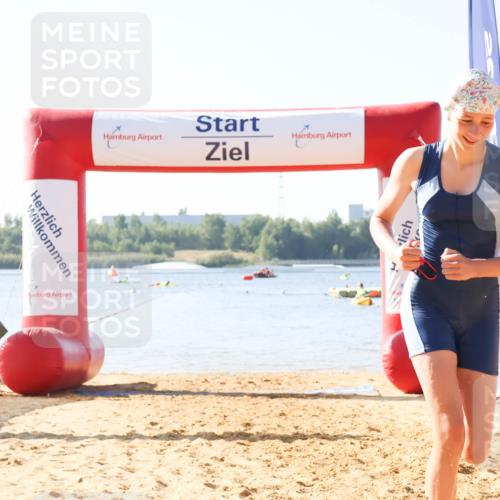 01.09.2024 - 17. Tribühne Triathlon Luisa Fischer http://msf.ph/oto/6925234 01.09.2024 10:27:21 Schwimmen 185 meine-sportfotos.de