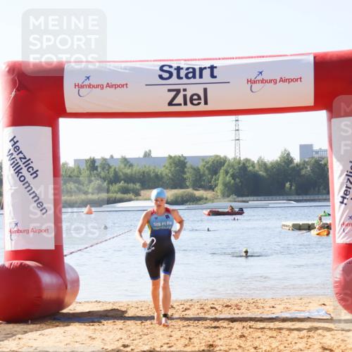 01.09.2024 - 17. Tribühne Triathlon Luisa Fischer http://msf.ph/oto/6925265 01.09.2024 10:28:37 Schwimmen 184 meine-sportfotos.de