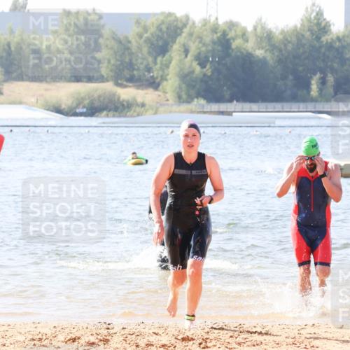 01.09.2024 - 17. Tribühne Triathlon Luisa Fischer http://msf.ph/oto/6925821 01.09.2024 10:51:32 Schwimmen 340, 346, 357, 388, 438 meine-sportfotos.de