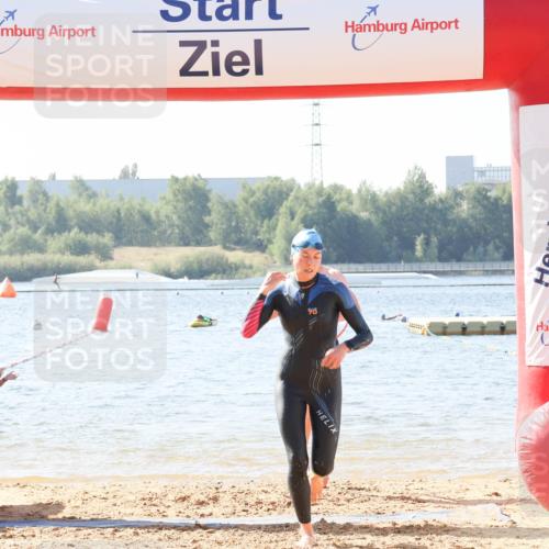 01.09.2024 - 17. Tribühne Triathlon Luisa Fischer http://msf.ph/oto/6925950 01.09.2024 10:52:35 Schwimmen 318, 341, 379, 432 meine-sportfotos.de