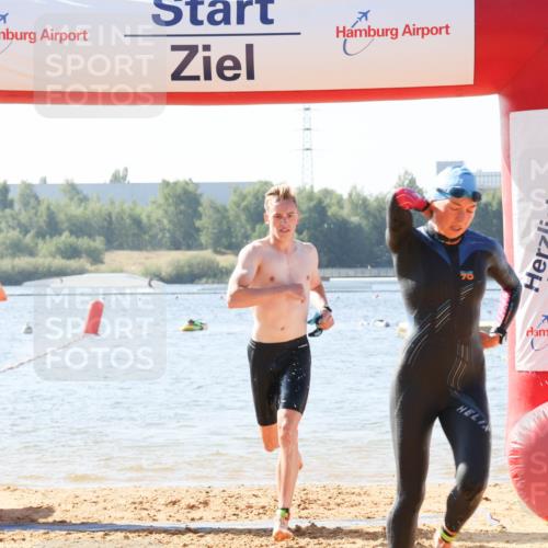 01.09.2024 - 17. Tribühne Triathlon Luisa Fischer http://msf.ph/oto/6925954 01.09.2024 10:52:36 Schwimmen 318, 341, 379, 432 meine-sportfotos.de