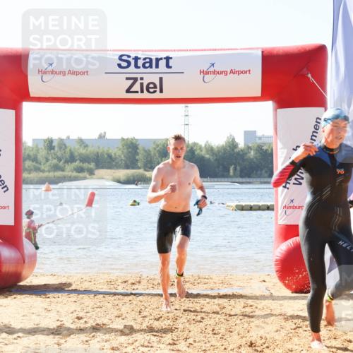01.09.2024 - 17. Tribühne Triathlon Luisa Fischer http://msf.ph/oto/6925957 01.09.2024 10:52:36 Schwimmen 318, 341, 379, 432 meine-sportfotos.de