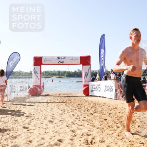 01.09.2024 - 17. Tribühne Triathlon Luisa Fischer http://msf.ph/oto/6925966 01.09.2024 10:52:39 Schwimmen 318, 341, 379, 432 meine-sportfotos.de