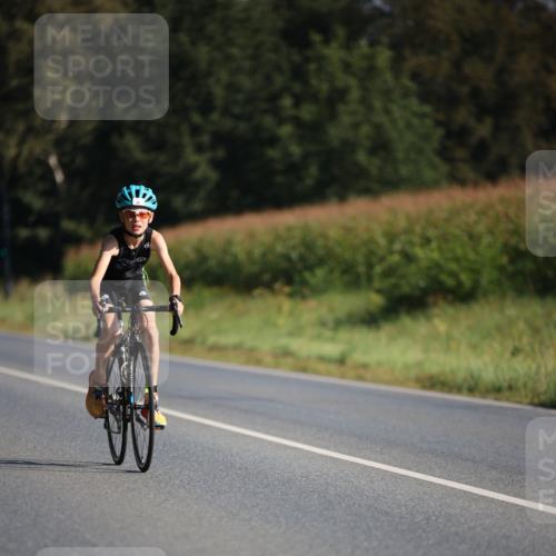 01.09.2024 - 17. Tribühne Triathlon H.Heesch http://msf.ph/oto/6937132 01.09.2024 09:38:21 Radfahren 94, 133 meine-sportfotos.de