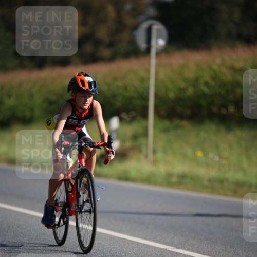 01.09.2024 - 17. Tribühne Triathlon H.Heesch http://msf.ph/oto/6937213 01.09.2024 09:39:00 Radfahren 58, 67, 71, 78, 83, 86, 90, 92, 99, 100, 104, 119, 124, 130, 132 meine-sportfotos.de