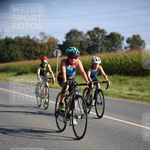 01.09.2024 - 17. Tribühne Triathlon H.Heesch http://msf.ph/oto/6937626 01.09.2024 09:40:47 Radfahren 58, 75, 78, 83, 84, 86, 92, 99, 100, 104, 124 meine-sportfotos.de