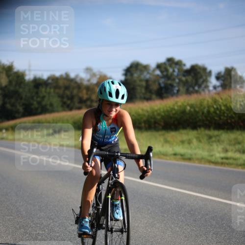 01.09.2024 - 17. Tribühne Triathlon H.Heesch http://msf.ph/oto/6937996 01.09.2024 09:41:46 Radfahren 102, 125, 129 meine-sportfotos.de
