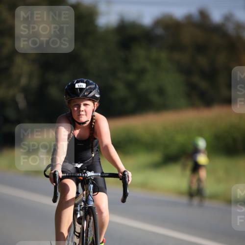 01.09.2024 - 17. Tribühne Triathlon H.Heesch http://msf.ph/oto/6938180 01.09.2024 09:43:25 Radfahren 95, 123 meine-sportfotos.de