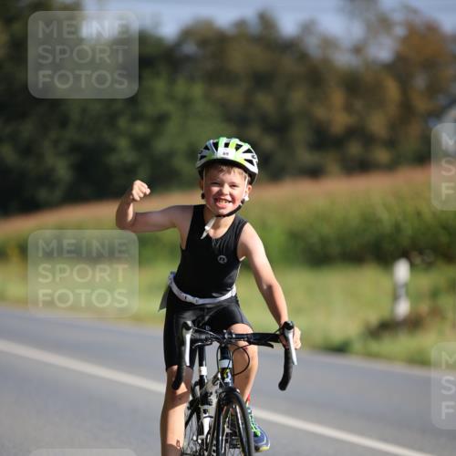 01.09.2024 - 17. Tribühne Triathlon H.Heesch http://msf.ph/oto/6938404 01.09.2024 09:45:25 Radfahren 69 meine-sportfotos.de